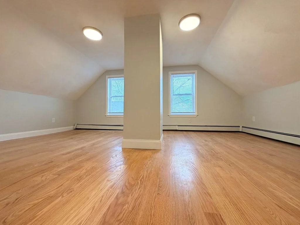 44 Franklin St, Medford