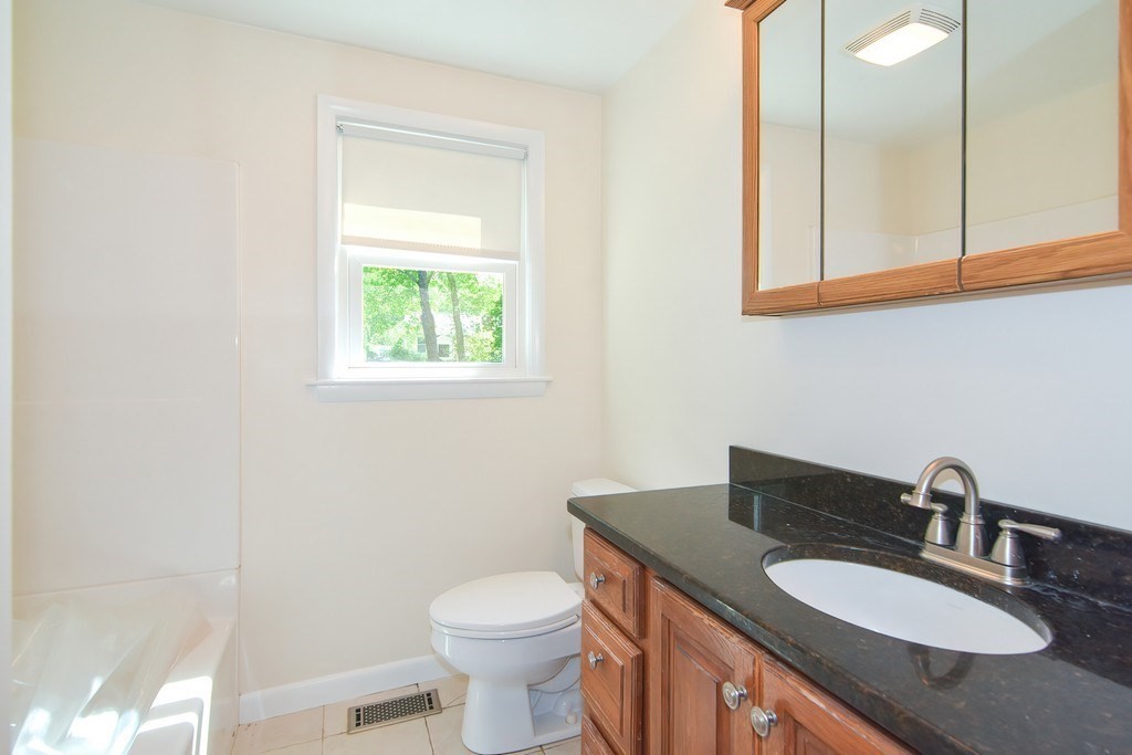 33 Robin Rd, Westborough