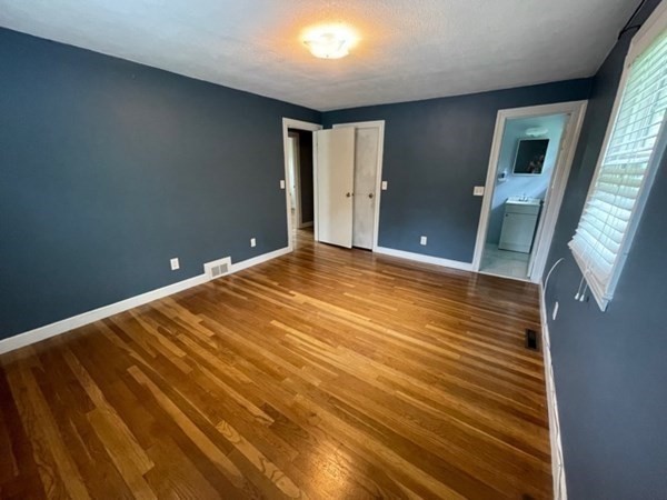 17 Ridley Rd, Dedham