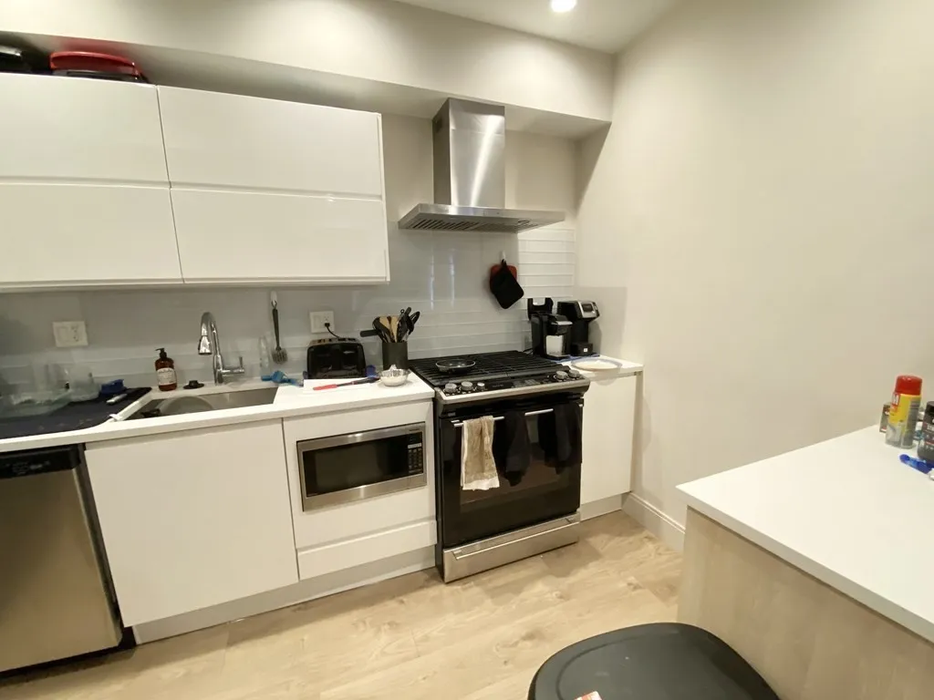 118 Buttonwood, Boston