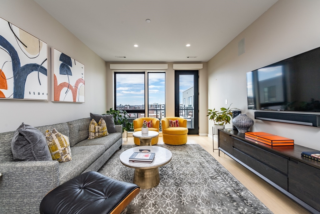 45 W 3rd St, South Boston