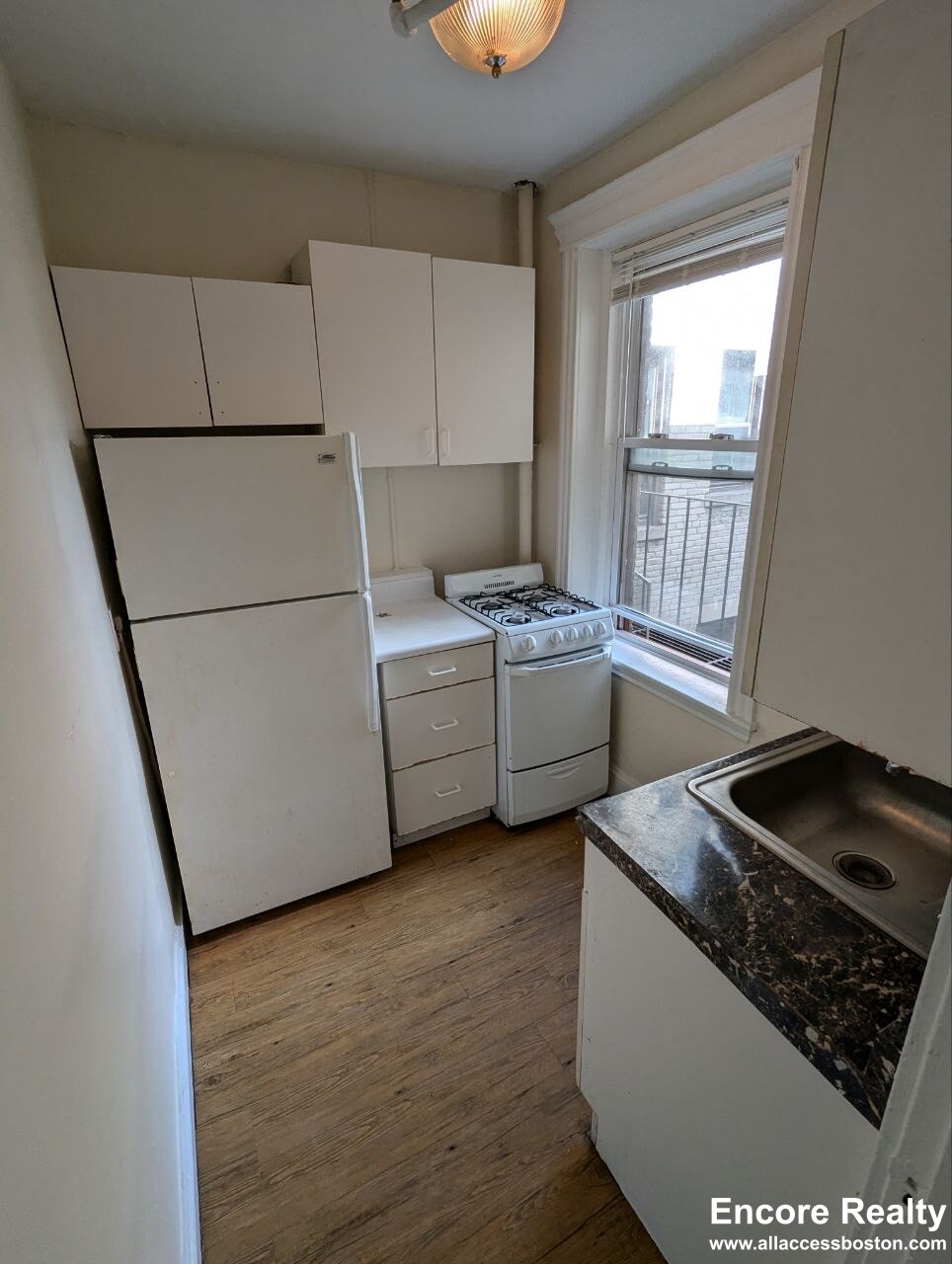 364 Riverway, Mission Hill