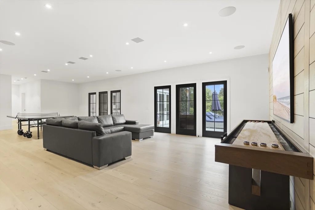 3 Old Mill Ct, Nantucket