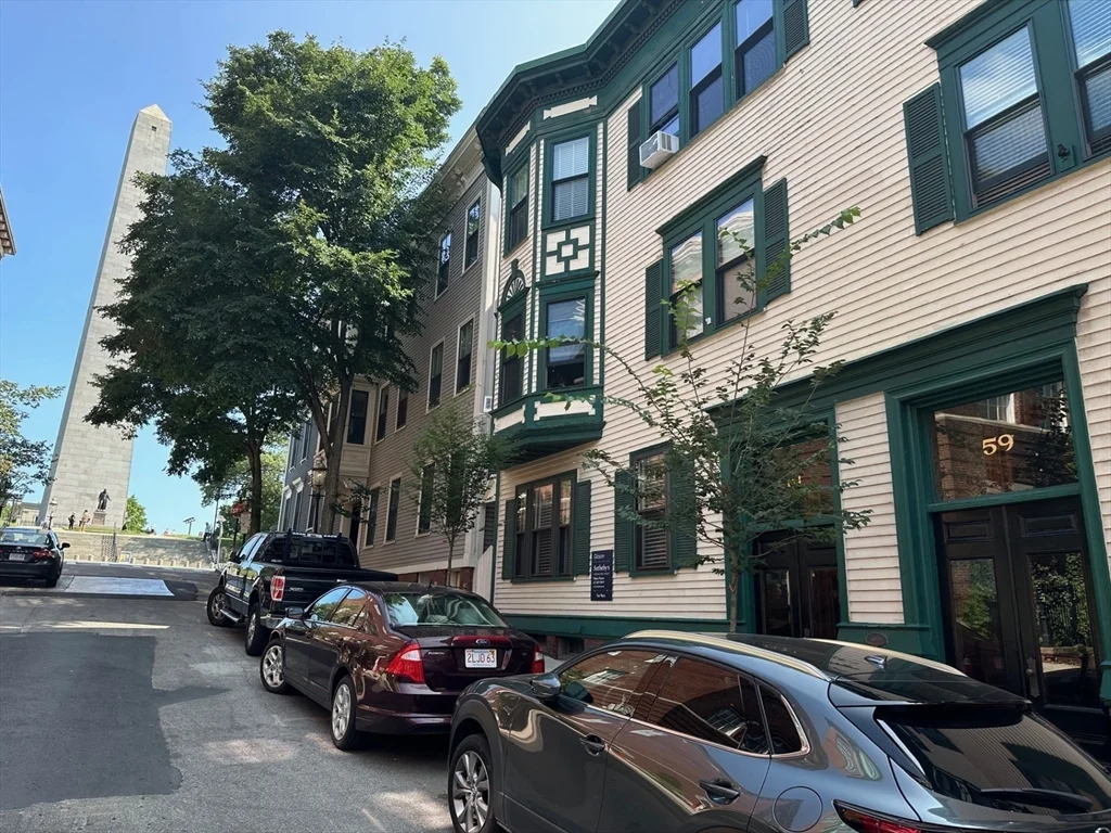 61 Monument Ave, Charlestown