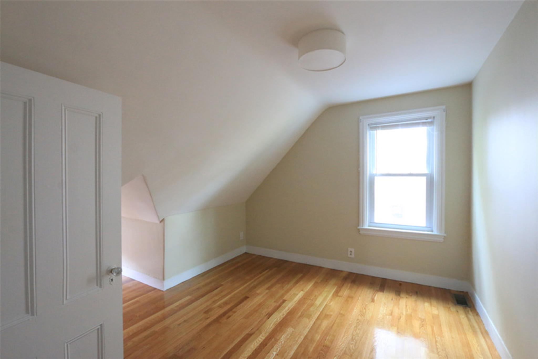 18 Chandler St, Tufts