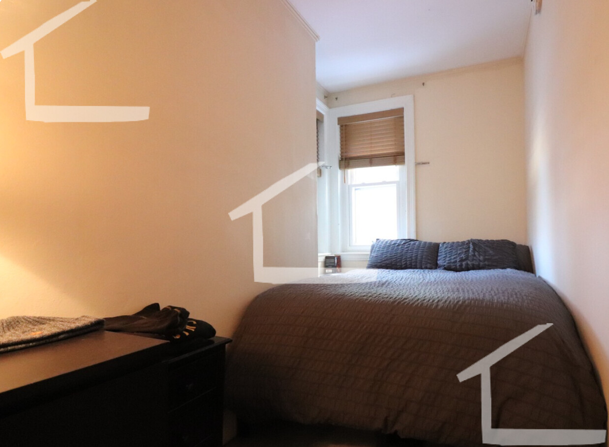 1748 Beacon St, Brookline