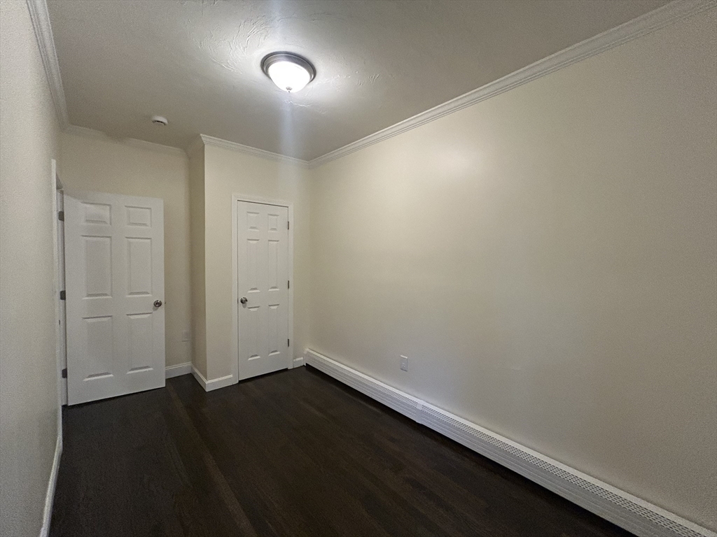 435 Walnut Ave, Roxbury