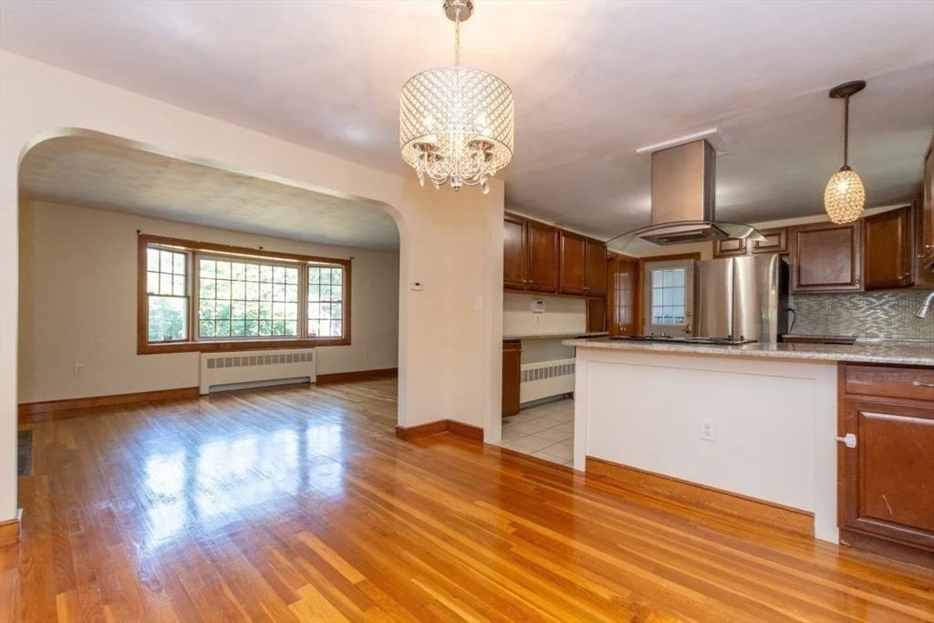 15 Lexington St, Burlington