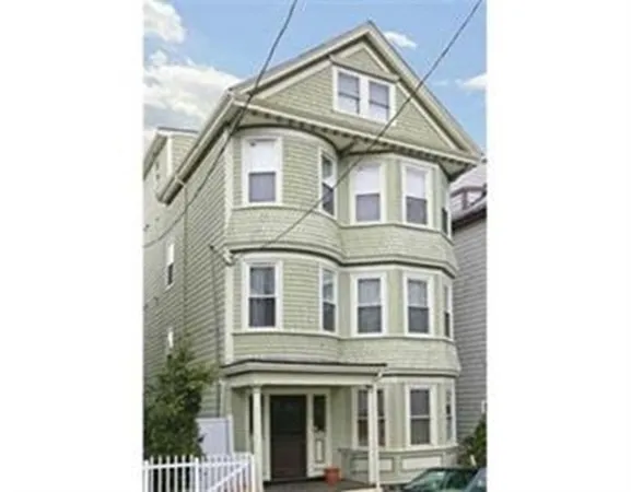 7 Iroquois St, Mission Hill