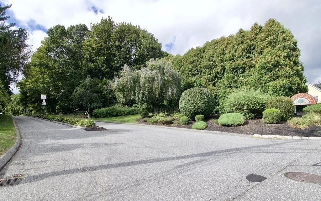 22 Maple Crest Cir, Holyoke