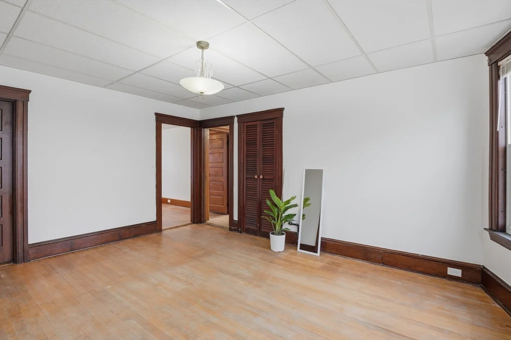 34 King Philip Rd, Worcester
