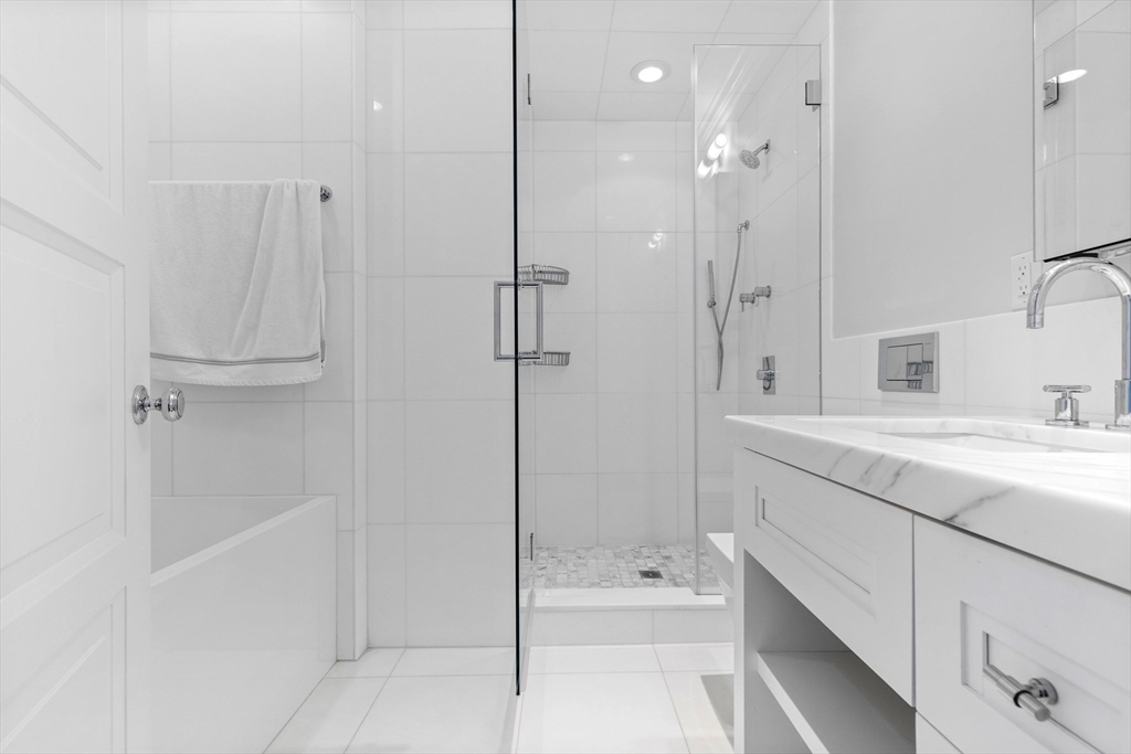 409 Commonwealth Ave, Back Bay