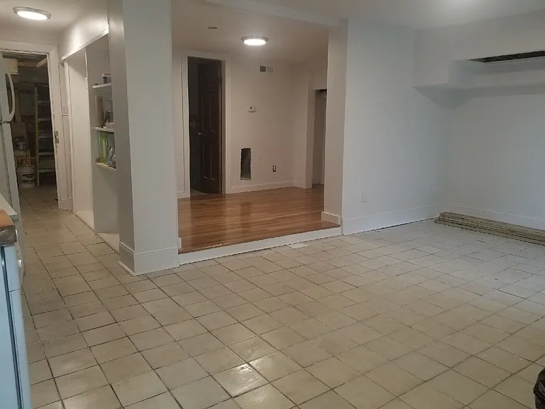 682 Parker St, Mission Hill