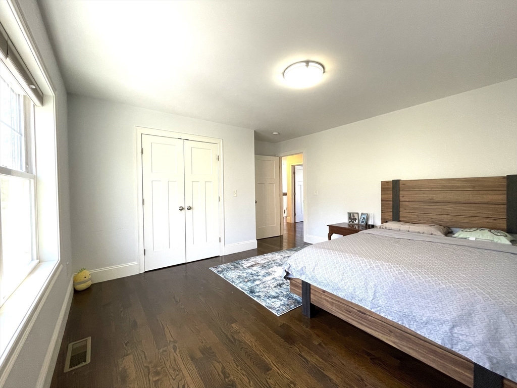 884 Chestnut St, Waban