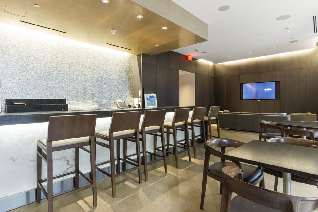 580 Washington St, Midtown