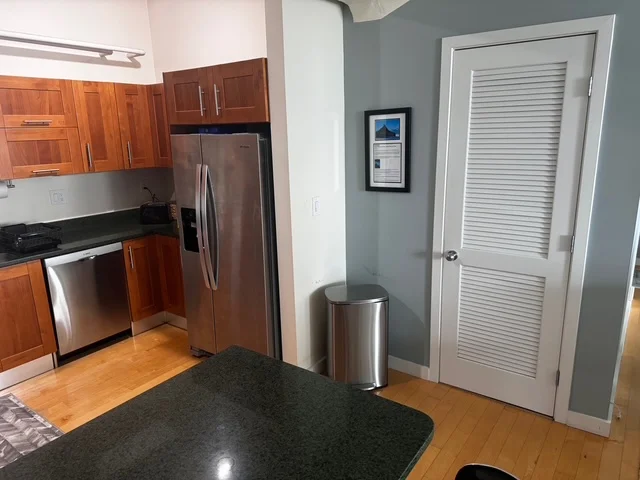 210 South St, Leather District