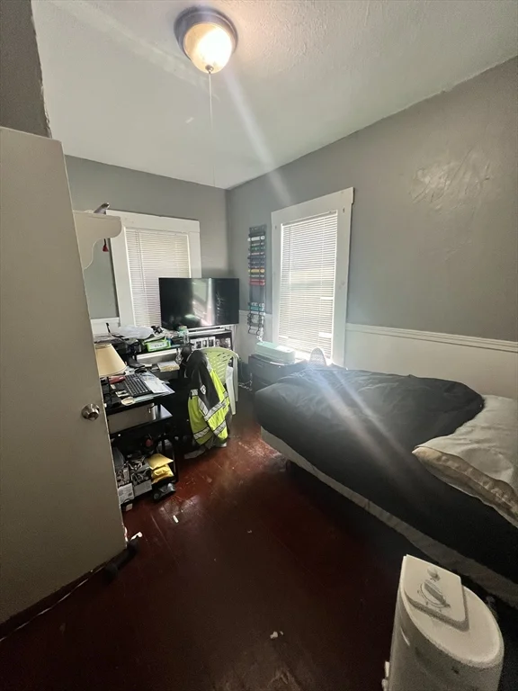 75 Intervale, Brockton