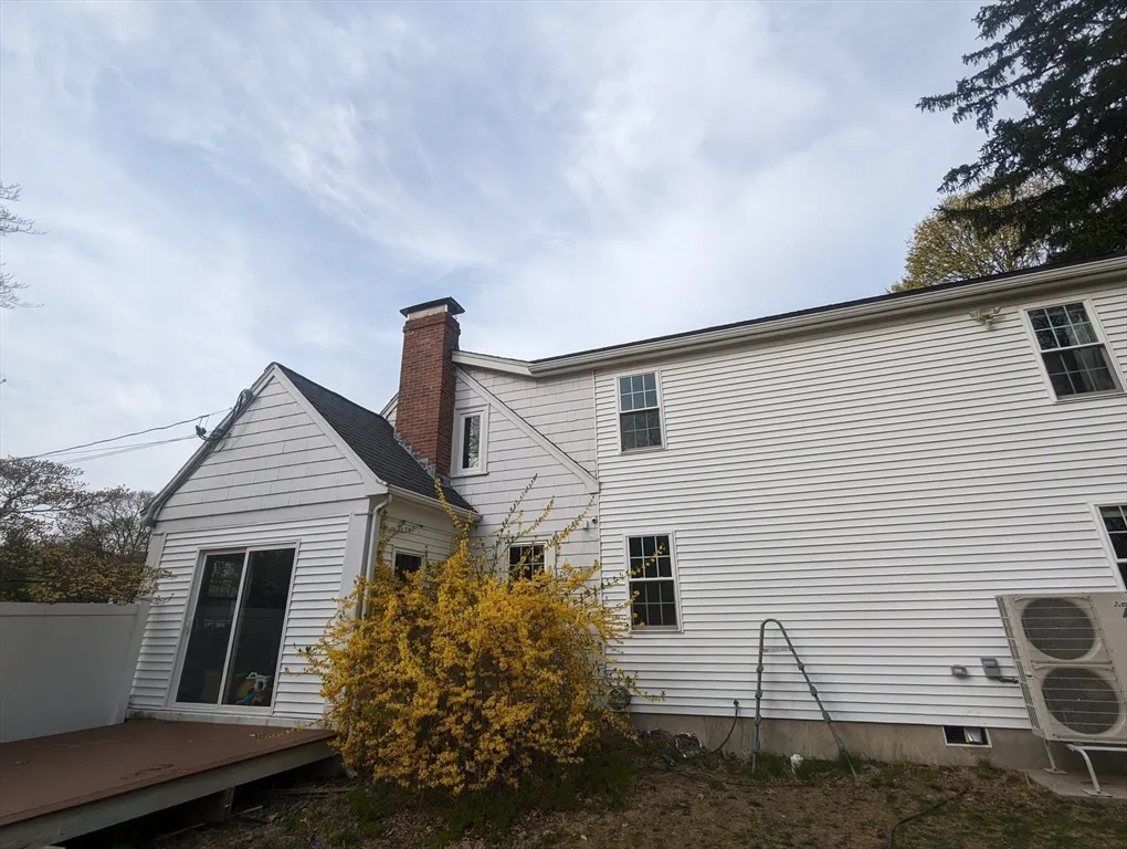 58 Hartford St, Natick