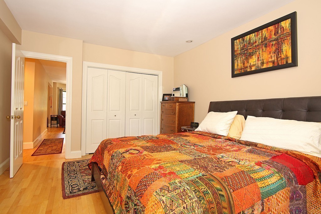 211 W Newton St, South End