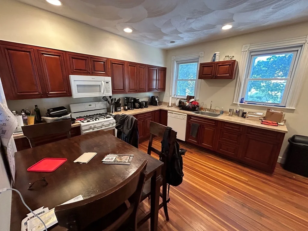 77 Bigelow St, Quincy