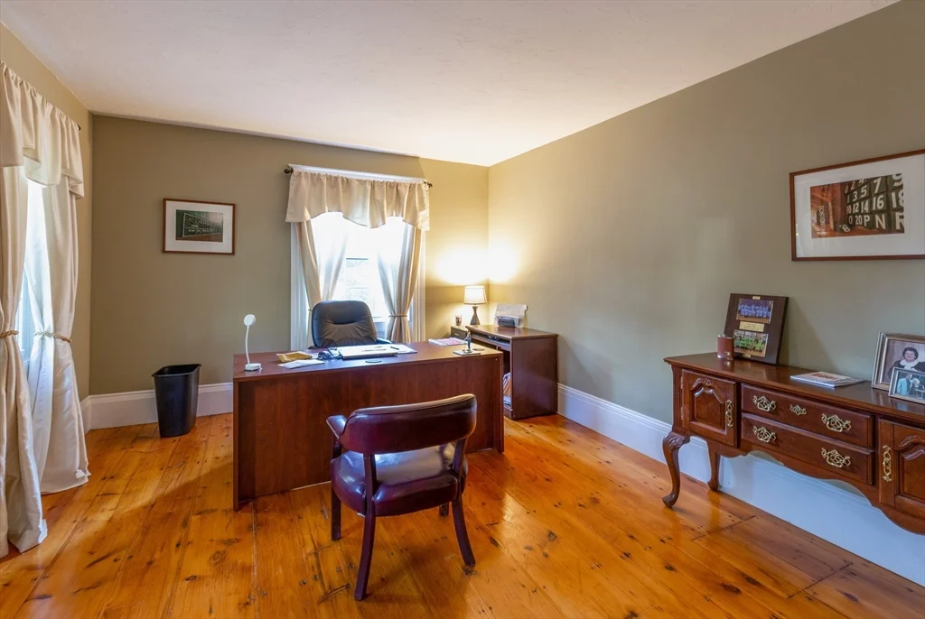 44 Russell St, Downtown