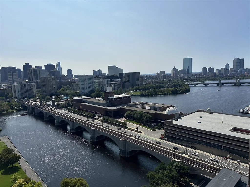 8 Museum Way, East Cambridge