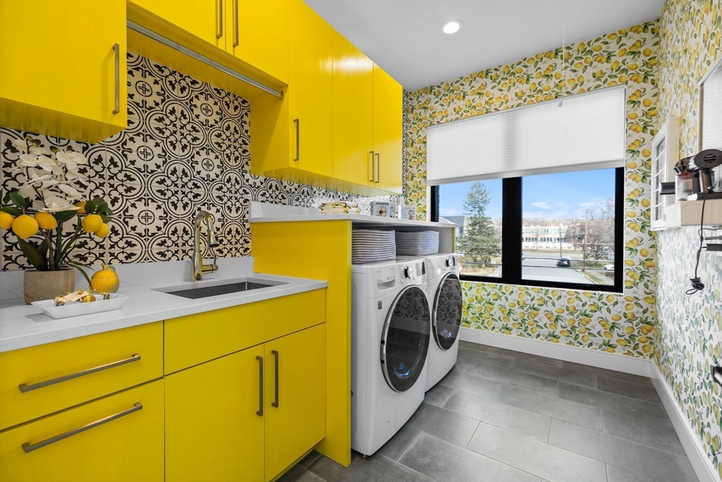 706 Saw Mill Brook Pkwy, Newton Center