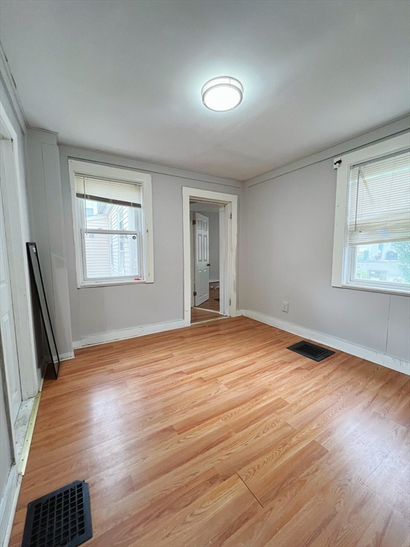 4 Harrison St, Natick