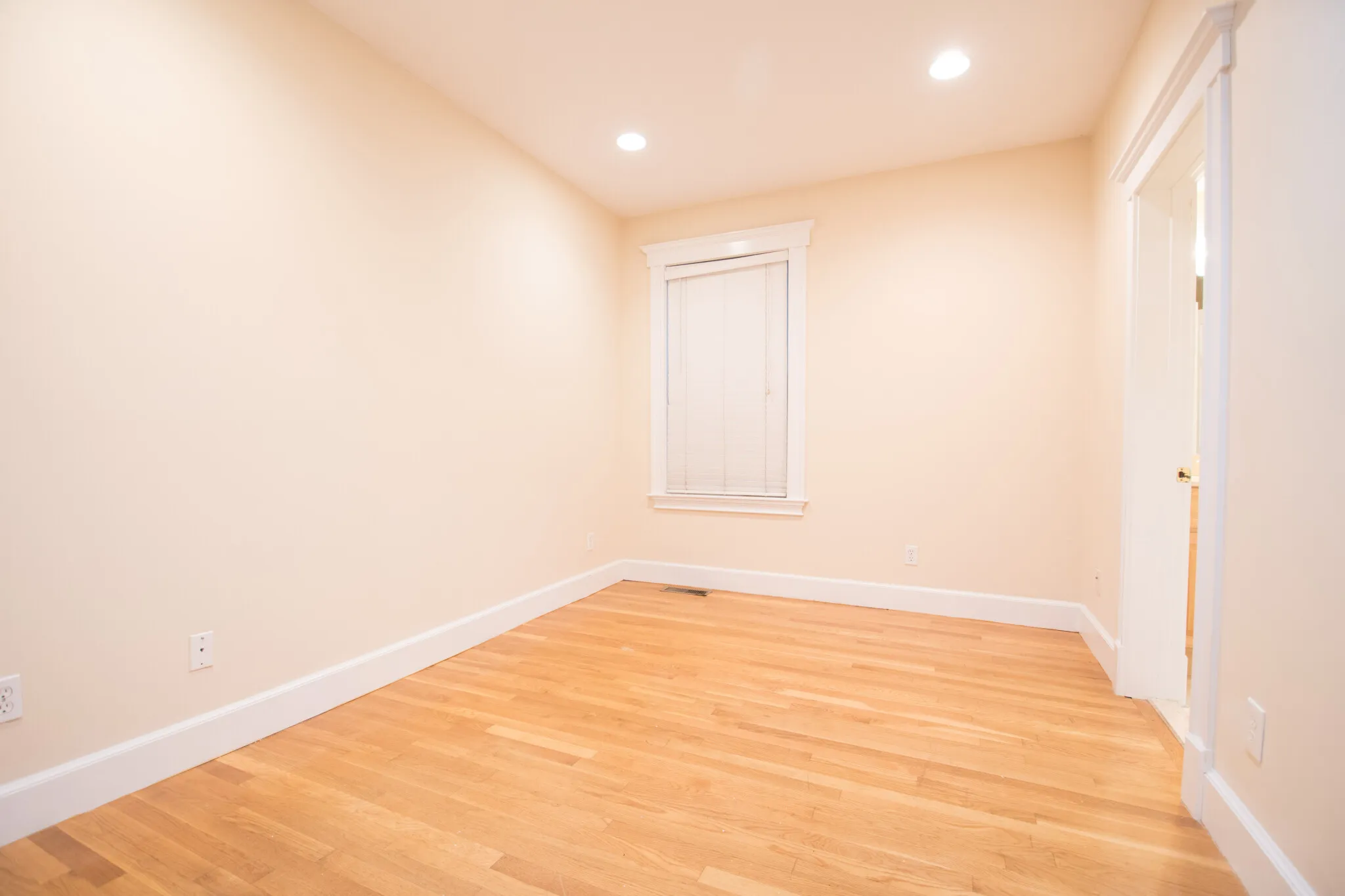 288 Western Ave, Riverside