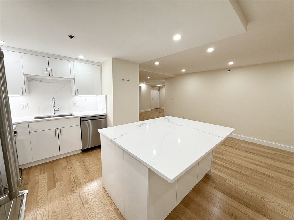 165 Tremont St, Midtown