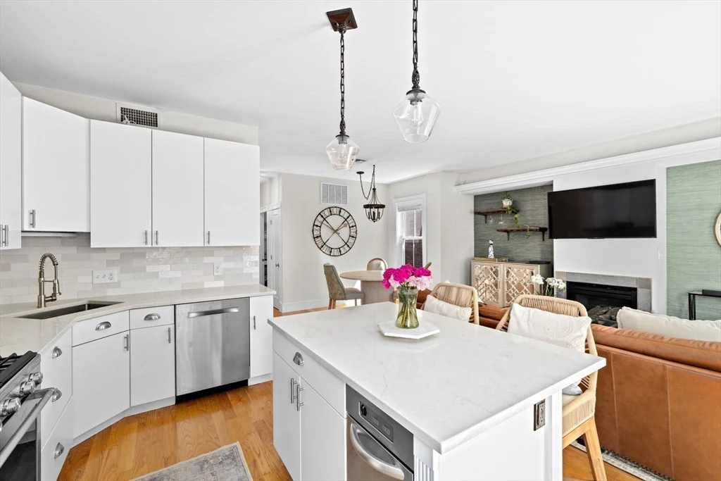 471 East 3rd St, South Boston