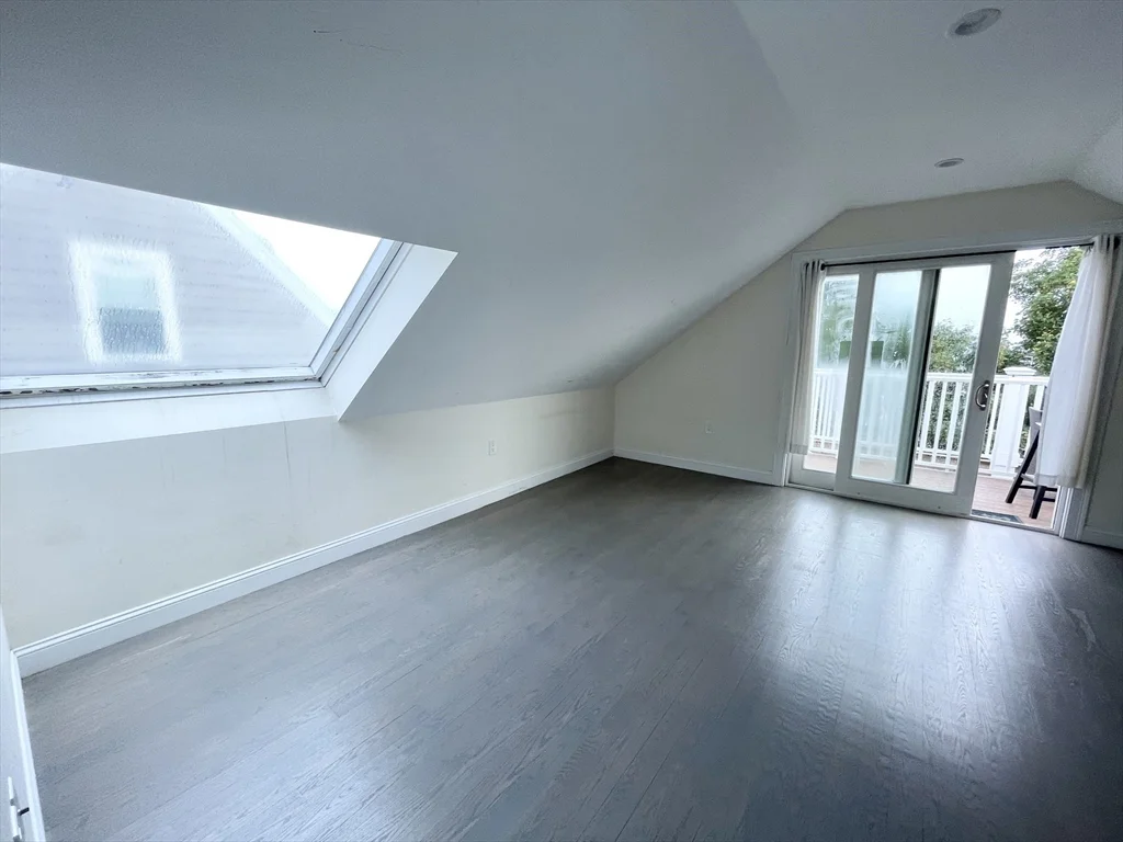 21 Iroquois, Mission Hill