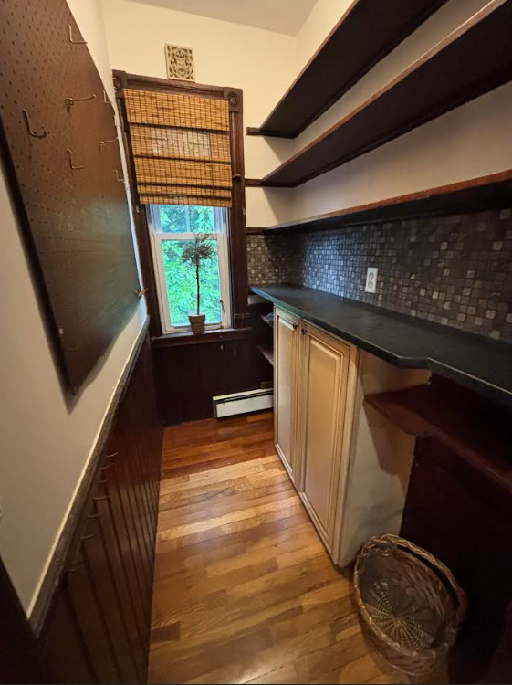 14 Greenwood Ter, Ward Two