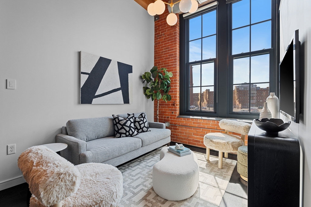 319 A St, South Boston