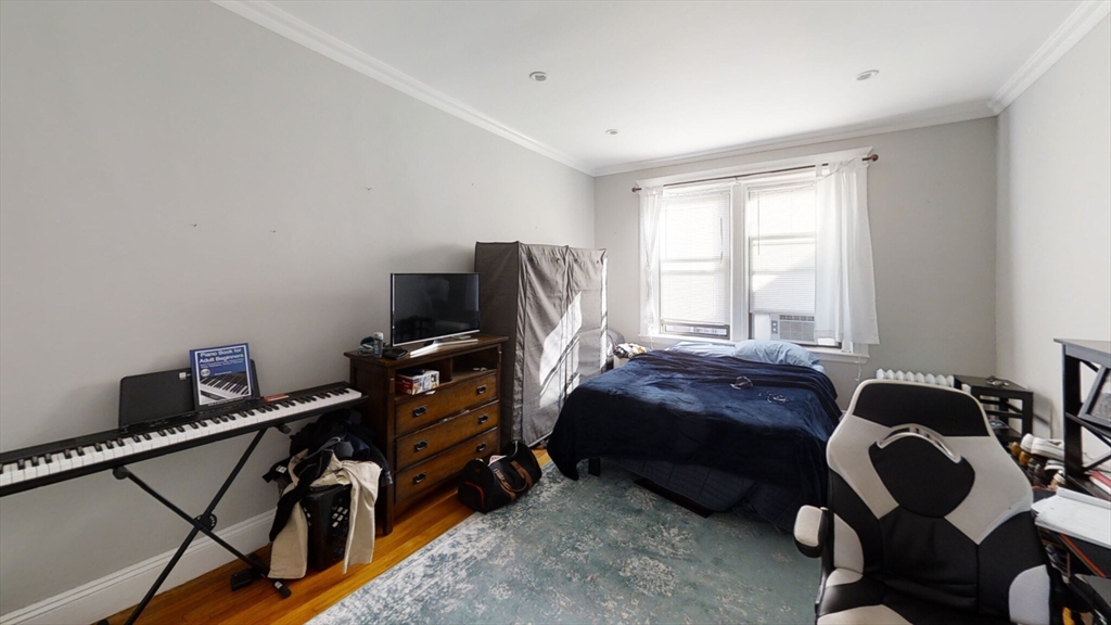 9 Greenway Ct, Coolidge Corner