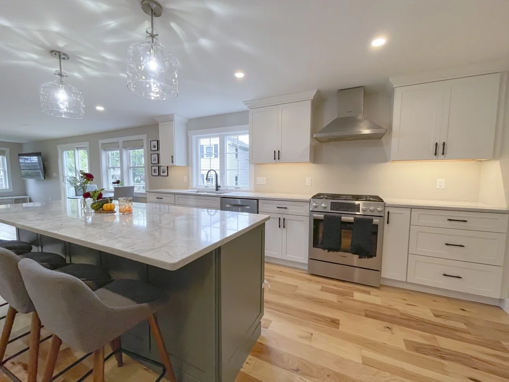 4 Pine Crest Rd, Braintree