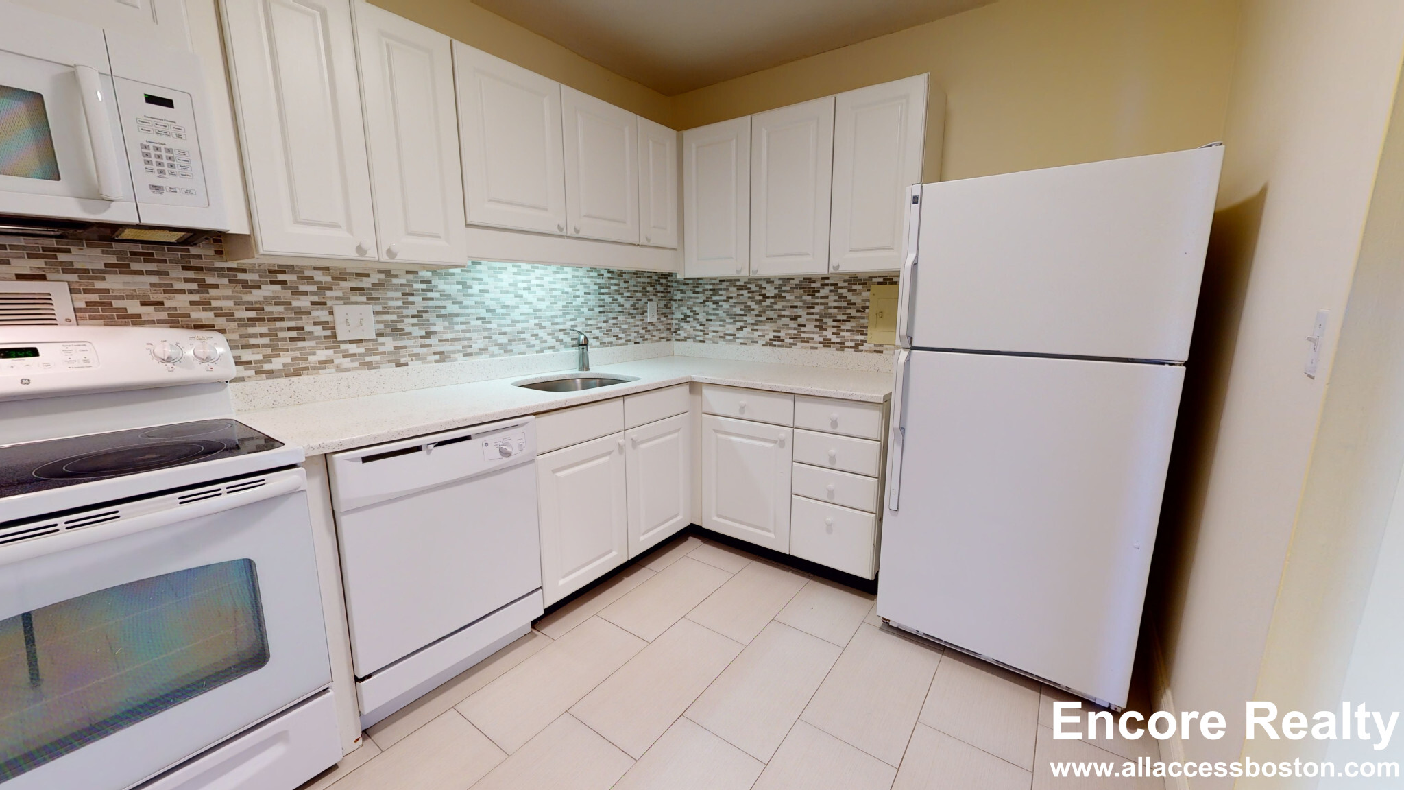 101 Monmouth St, Longwood