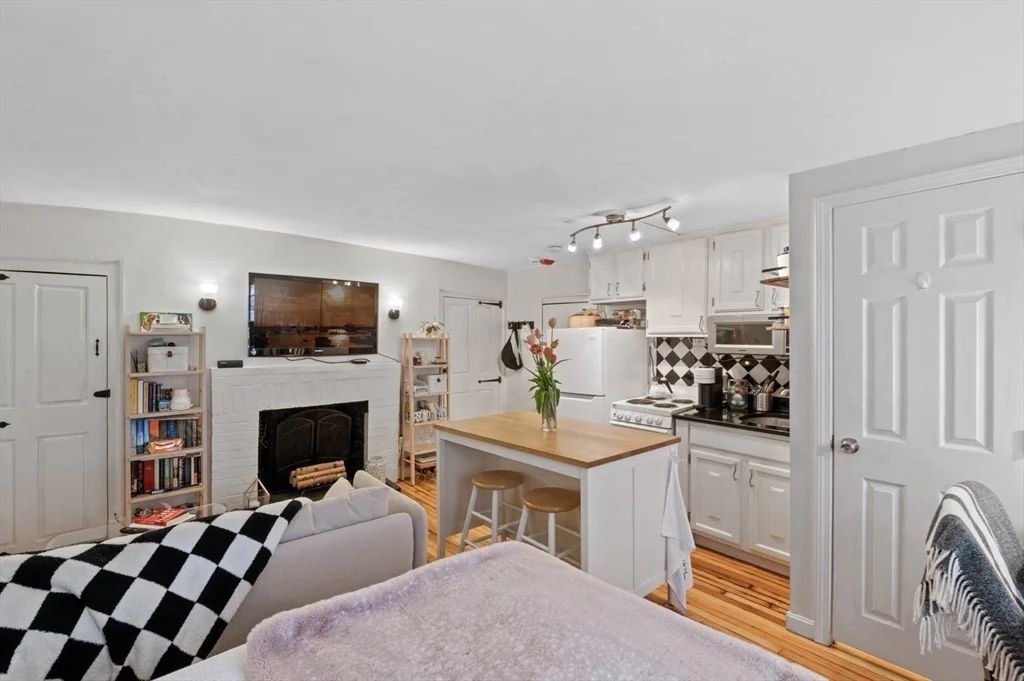 36 Joy St, Beacon Hill