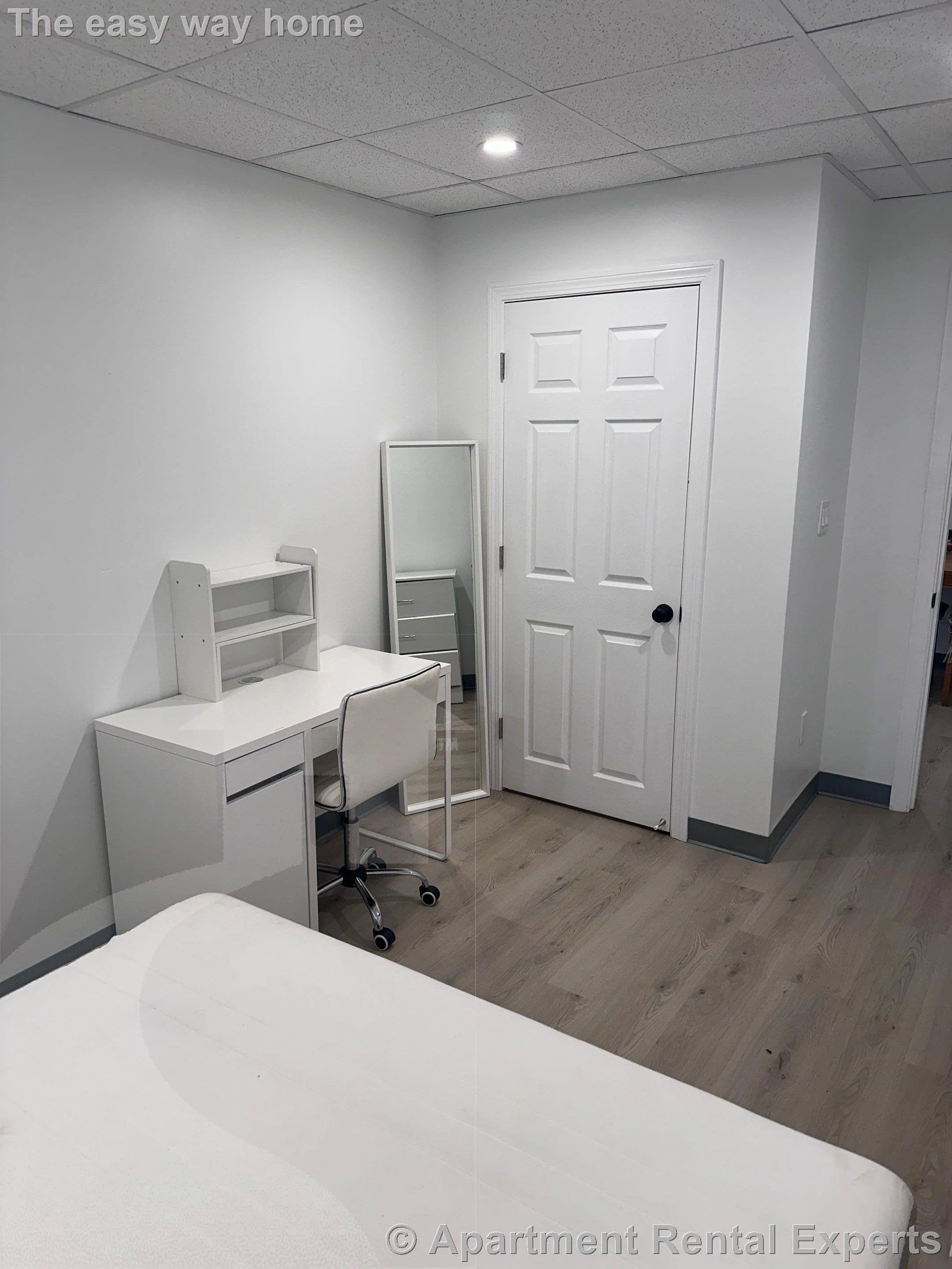 301-303 Boston Ave, Tufts