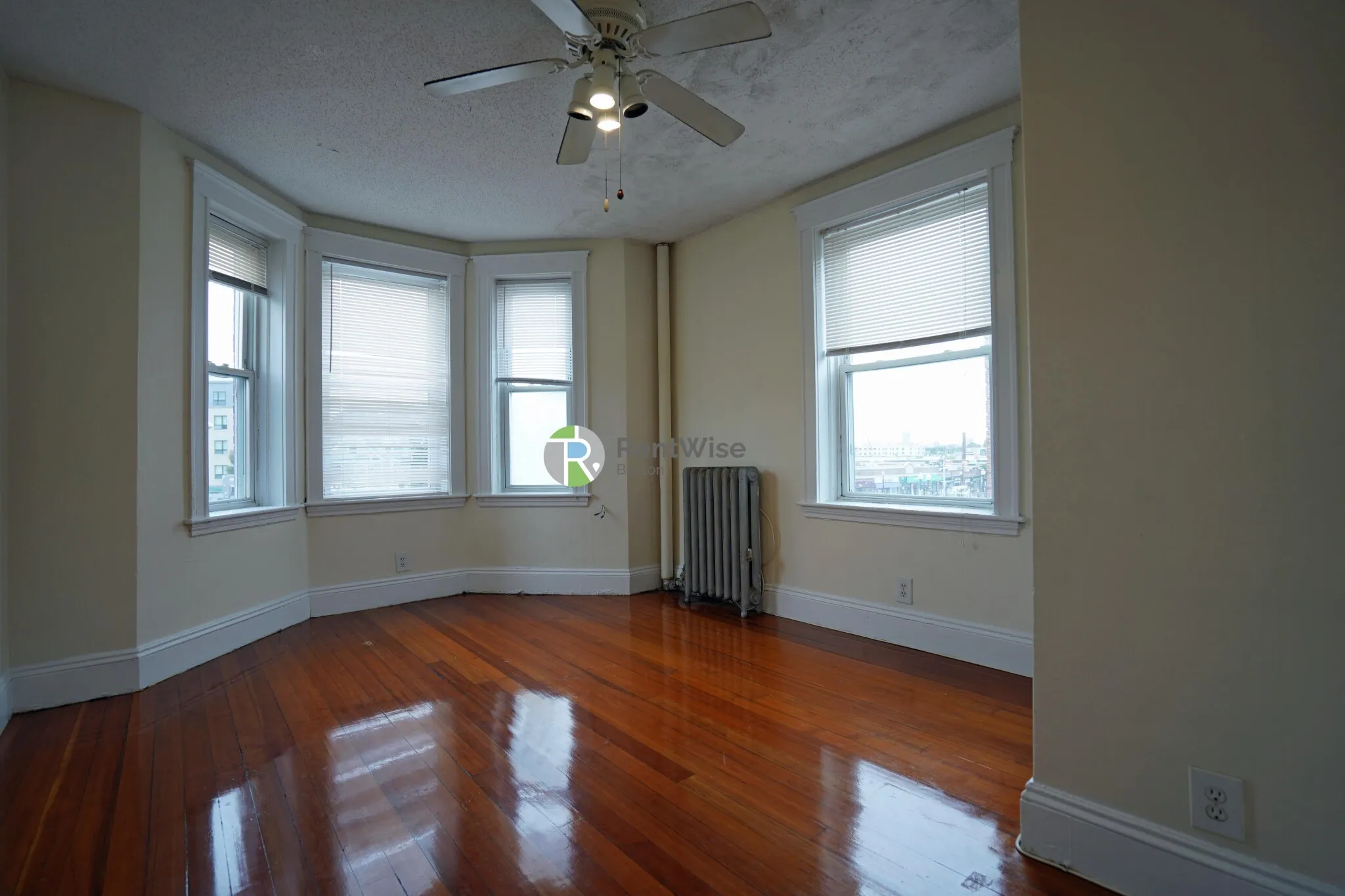 518 Cambridge St, Allston
