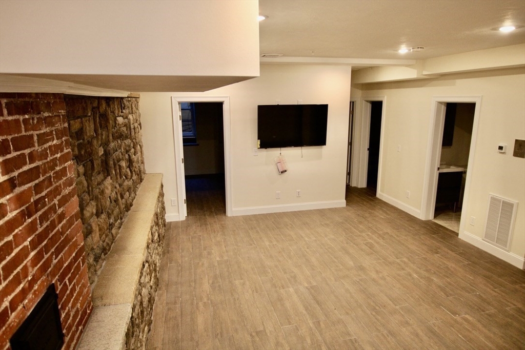 1616 Beacon St, Corey Hill