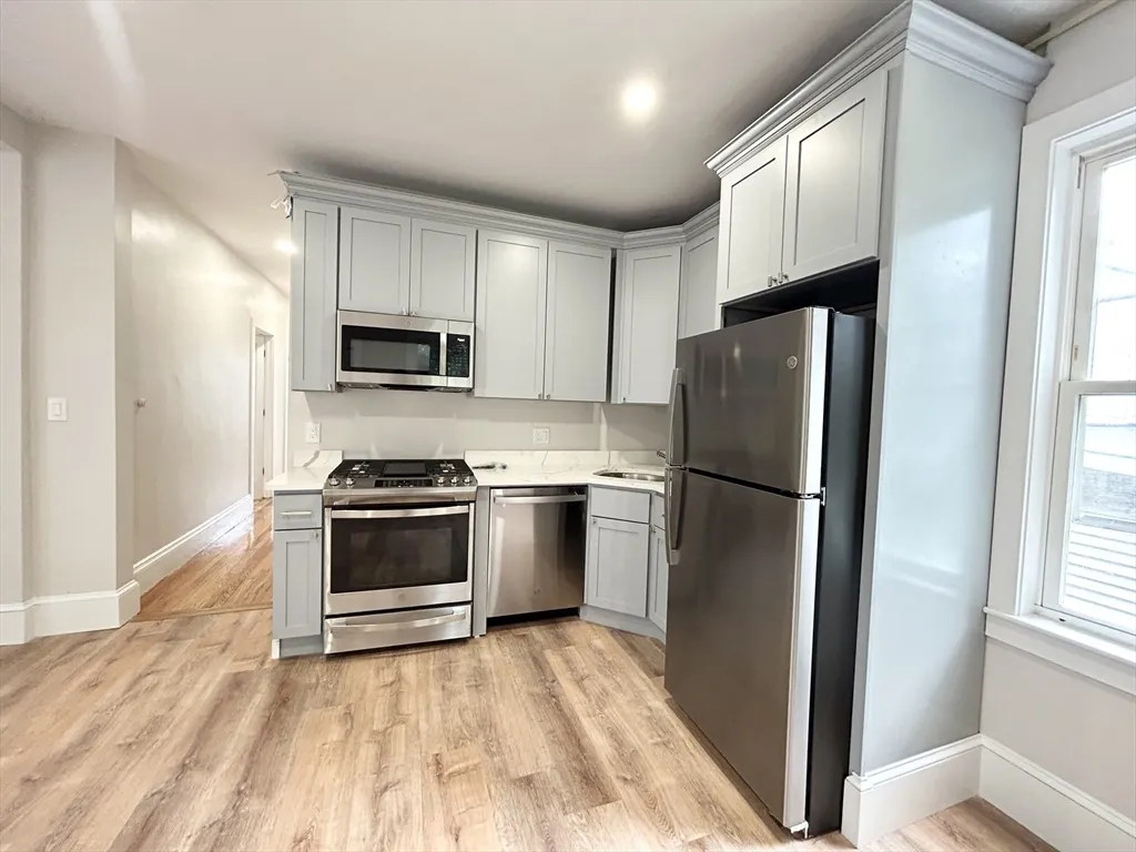 102 Buttonwood, Boston