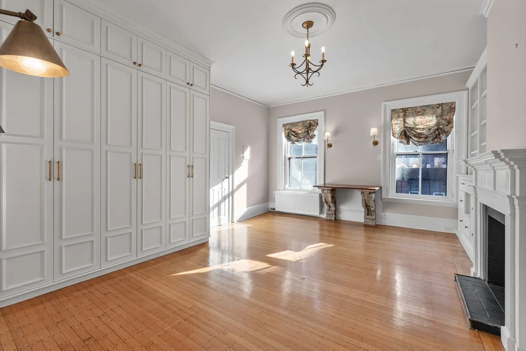 348 Marlborough St, Back Bay