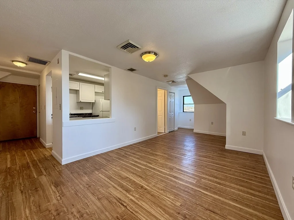 6 S Washington St, North Attleboro