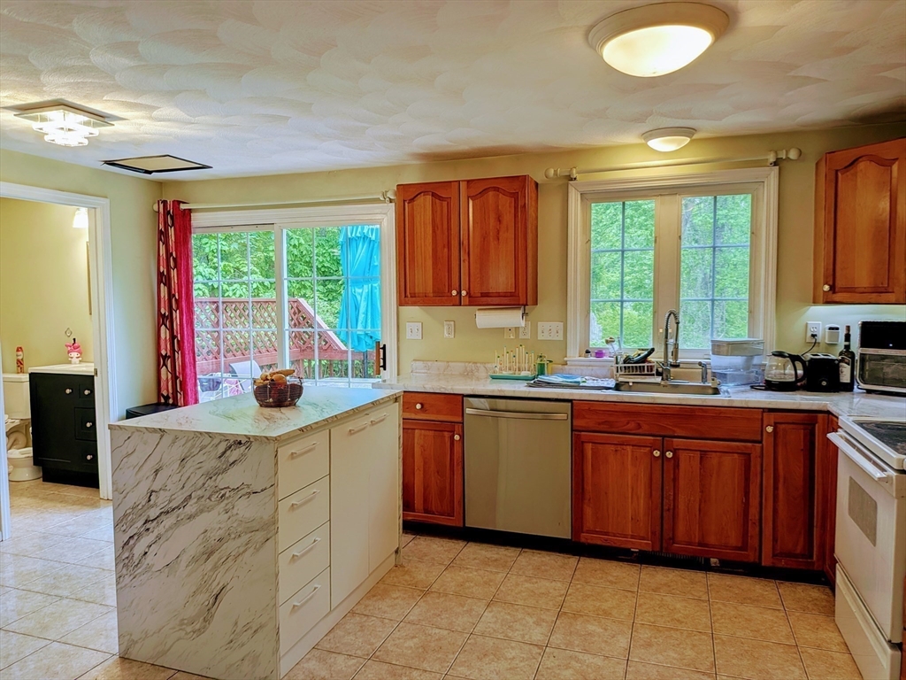 7 Van Norden Rd, Burlington