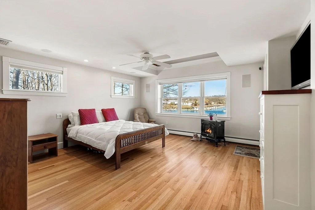 30R Harbor St, Danversport