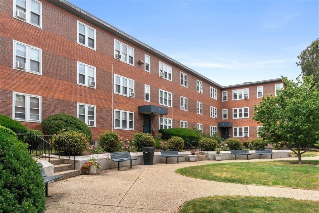 1 Twomey Ct, South Boston