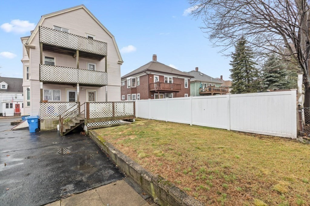 76 Fremont St, Winthrop