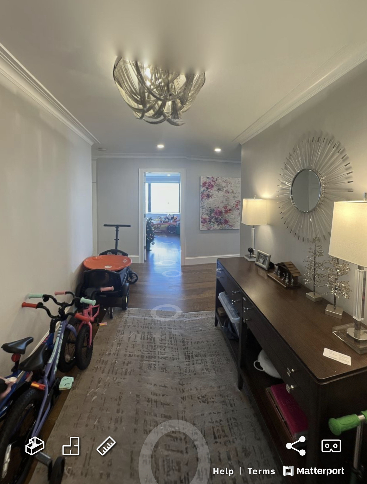 85 East India Row, Downtown