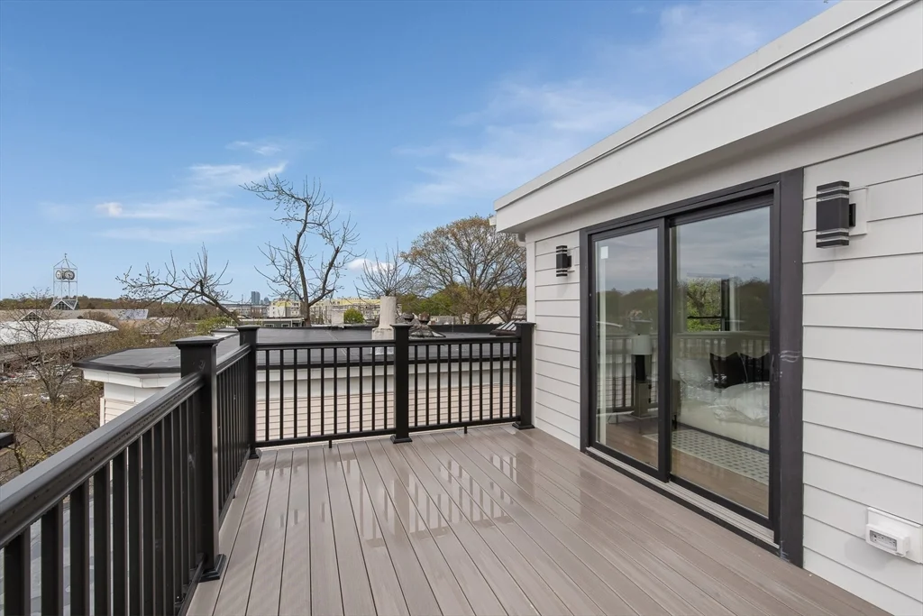 72 Hyde Park Ave, Jamaica Plain